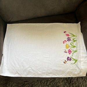 Embroidered pillowcases - set of 2 - flowers and butterflies